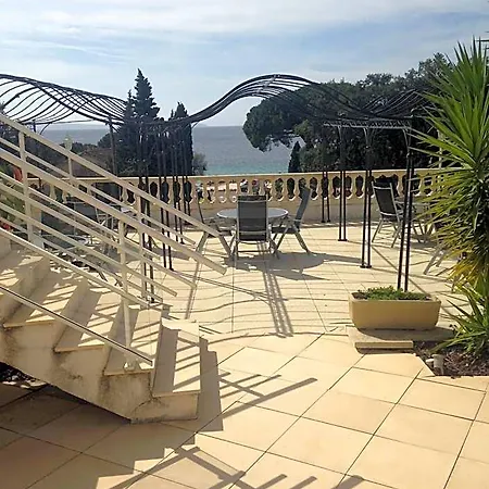 La Du Cap 3* Ле-Лаванду